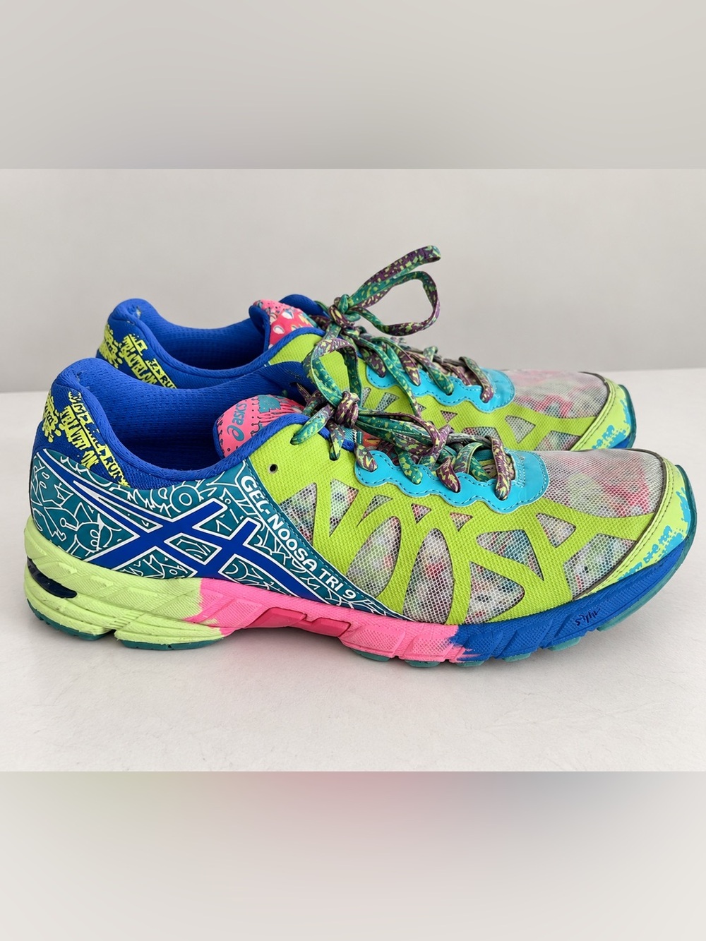 ASICS GEL-Noosa Tri 9 Women’s Athletic Running Shoes Size 8.5 T458Q Colorful